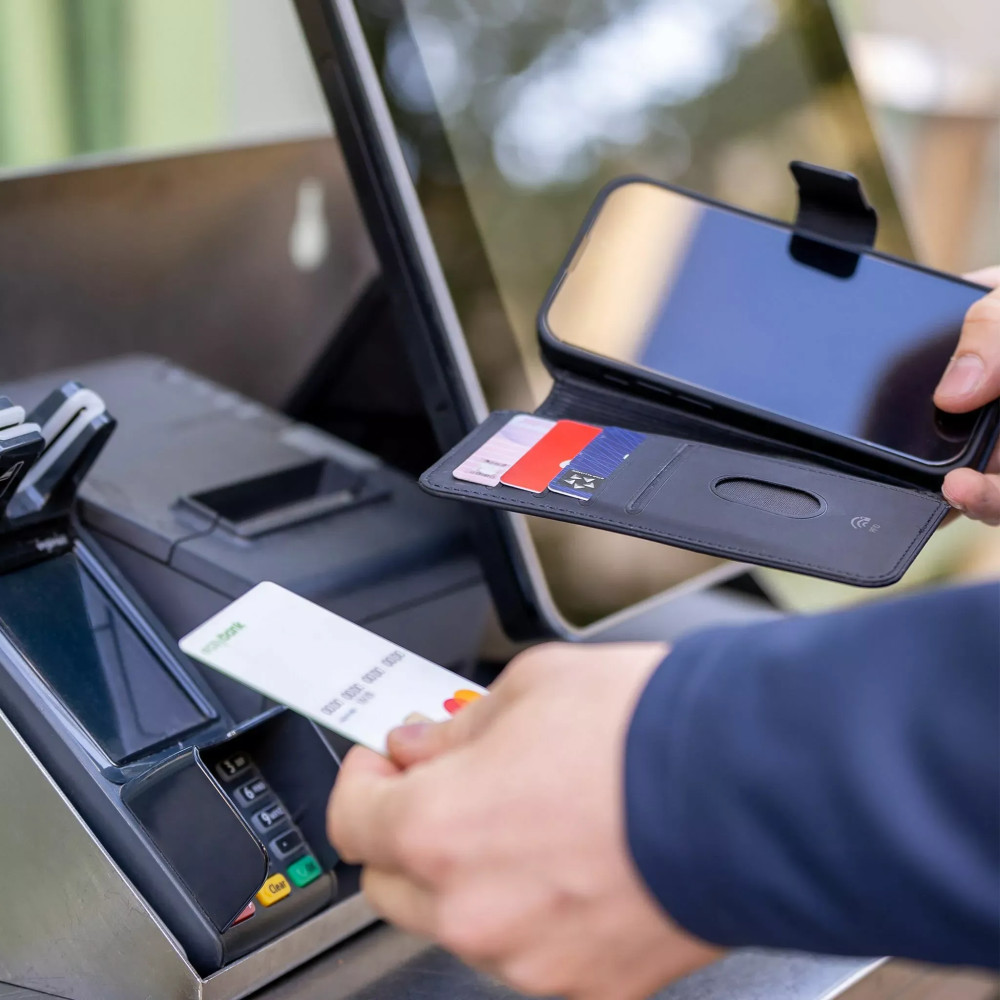 Magnetic Flip Cover — SPC+, Black