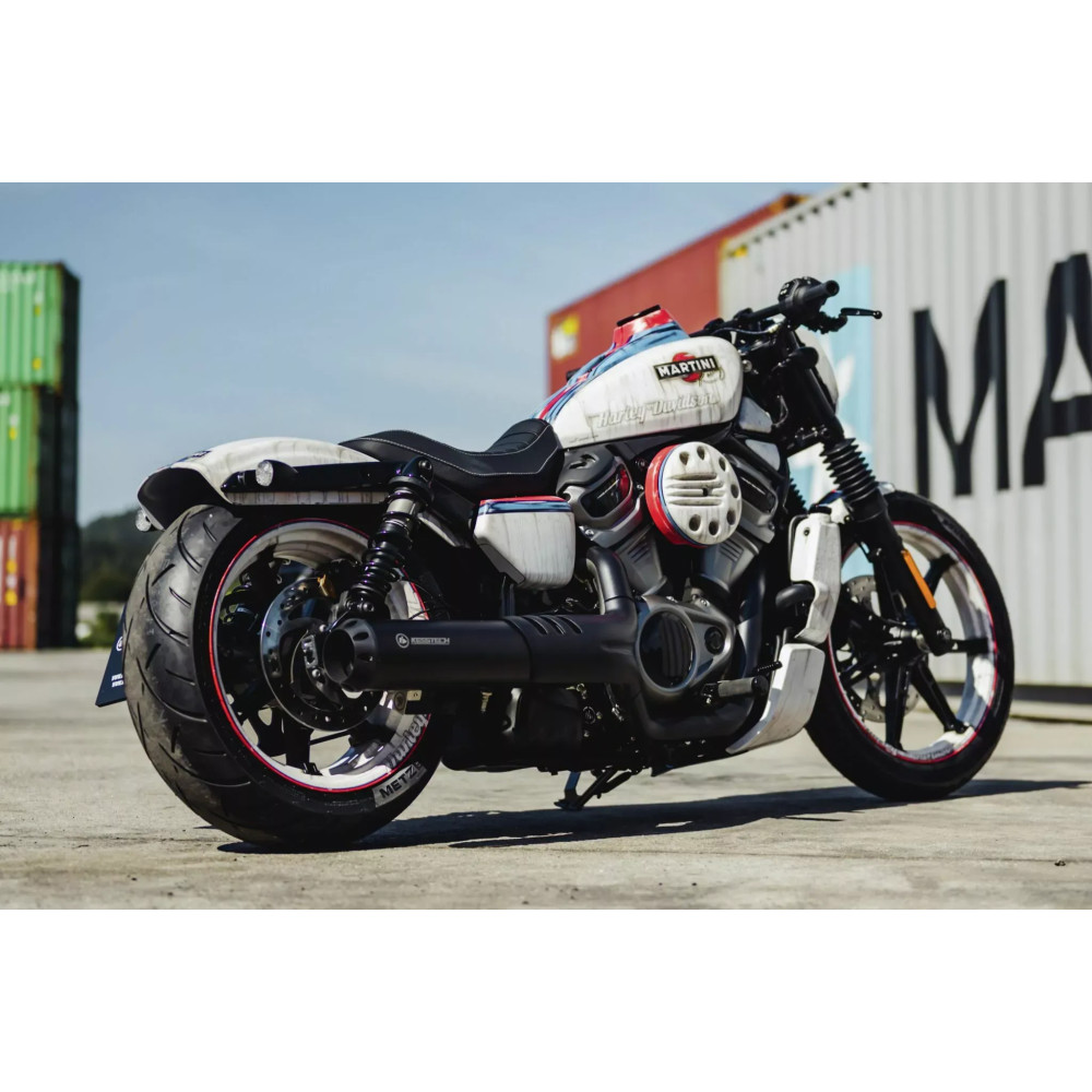 Rear Fender Original Style — Raw finish, Black