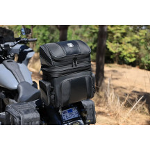 Getaway 2.0 Backrest Rack Bag — 20 L (expands to 24 L), 33×22×29 cm