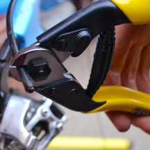 Cable Cutter — cuts up to 4 mm, Yellow