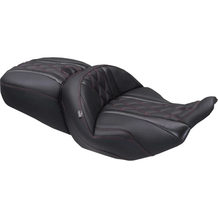 Deluxe Touring Seat — 47 cm (18-1/2") driver width, 34.5 cm (13-1/2") rear width, Black, Red