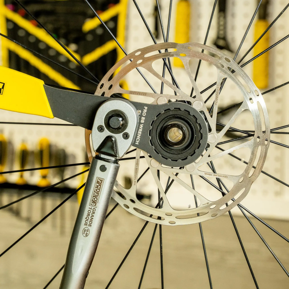 Pro BB Wrench 16-Notch x 44mm — 3/8" drive, Black