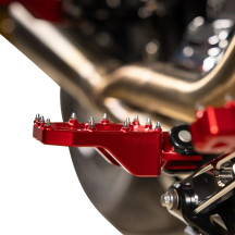 Aggressor Foot Pegs — 57 mm (2-1/4"), rear, red anodized
