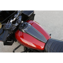 Panel del depósito — Fibra de carbono negra brillante, Llenado central