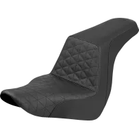 Asiento Step-Up Tri-Gripper — 73 cm largo total, 30,5 cm ancho conductor, Negro