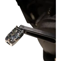 Pata de cambio Aggressor — 57 mm (2-1/4"), cromado