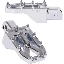 Aggressor estribos — 57 mm (2-1/4 in), montaje trasero, cromo