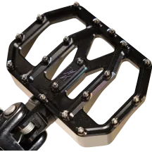 Reposapiés Mini Aggressor — 12.1 cm × 89 mm, Negro anodizado, Trasero