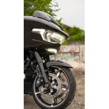 GOAT-E Luz de carenado — montaje en carenado, LEDs ámbar y blancos, carcasa cromada, para Harley-Davidson®