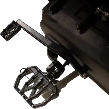 Reposapiés Mini Aggressor — 12.1 cm × 89 mm, Negro anodizado, Trasero