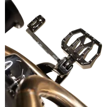 Reposapiés Mini Aggressor — 12.1 cm × 89 mm, Negro anodizado, Trasero