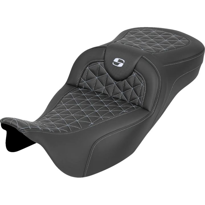Asiento RoadSofa™ Tri Gripper — Delantero 44.5 cm (17-1/2"), 38 cm (15") ancho, Total 78.74 cm (31"), Negro/Plata
