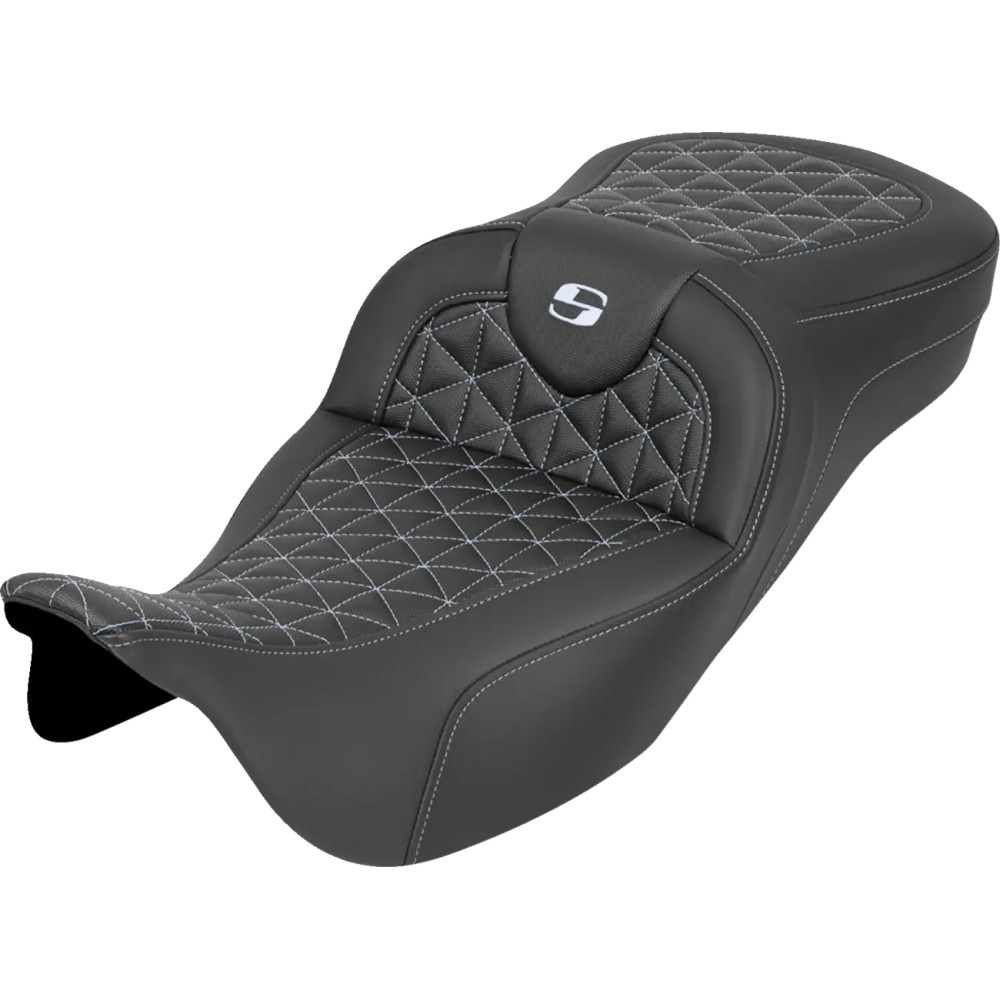 Asiento RoadSofa™ Tri Gripper — Delantero 44.5 cm (17-1/2"), 38 cm (15") ancho, Total 78.74 cm (31"), Negro/Plata