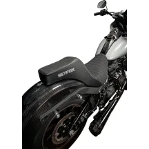High Noon Seat — 32 cm (12-1/2") driver width, 73.5 cm (29") length
