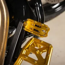 Pedal de freno Aggressor — anodizado dorado, aluminio 6061