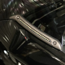 Low Rider ST Moldura de parabrisas LED — Harley-Davidson, negro brillante