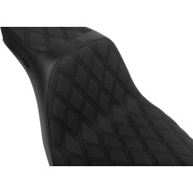 Asiento High Noon — Asiento 2-Up, 32 cm Ancho del asiento del piloto, 73,5 cm Longitud total, 15 cm Ancho del asiento trasero