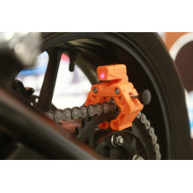 Herramienta de tensado de cadena para motocicleta — cadena de transmisión