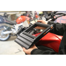 Rodillo para rueda de motocicleta — Negro, acero, portátil