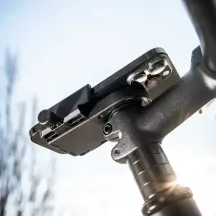 E-Cap Universal Charging Phone Clamp — Black, MagSafe®, Handlebar Mount