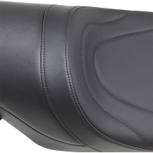 Predator Seat — Black, Overall 81 cm (32"), Driver 40.5 cm (16")