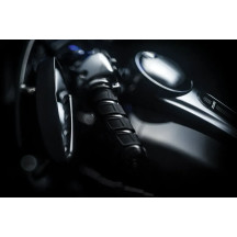 Kinetic™ Puños — diámetro del manillar 25.4 mm (1"), Negro brillo