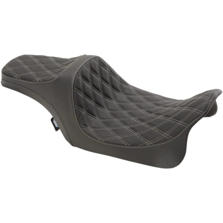 Predator III Seat — 31" overall, 15.5" driver length, 12" driver width, Black
