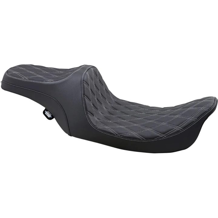 Predator III Seat — fits '99-'07 FLHR/FLHX, fits '99-'07 FLT/FLHT/FLTR w/ lower dash ext. 2202-0070, 41.5 cm (16-1/4")