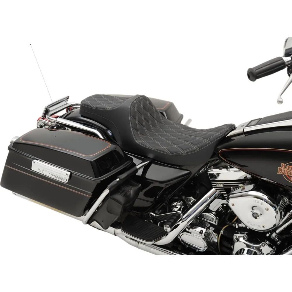 Predator III Seat — Black, 41.5 cm L × 29 cm W, fits Drag & most Harley-Davidson sissy bars