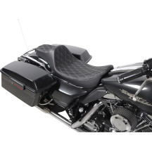 Extended Reach Predator III Seat — 43 cm (17") driver length, fits '97-'07 FLT/FLHT/FLR