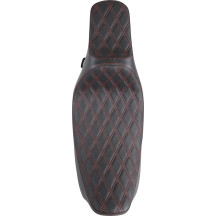 Asiento Predator III de alcance extendido — 78 cm (30-3/4") largo total, compatible con '97-'07 FLT/FLHT/FLR, Negro, Rojo