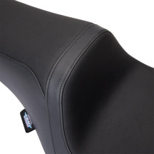 Predator 1-Up Seat — 76 cm length, 30 cm driver width, Black