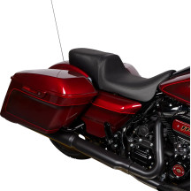 Asiento Performance Predator 2-Up — 76 cm (30"), soporte del conductor 5,75" (14,6 cm) no compatible con '23 FLHXSE/FLTRXSE