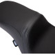 Asiento Performance Predator 2-Up — 76 cm (30"), soporte del conductor 5,75" (14,6 cm) no compatible con '23 FLHXSE/FLTRXSE