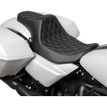 Predator III Seat — 76 cm (30\") length, 15 cm (6\") rear width, 2-up
