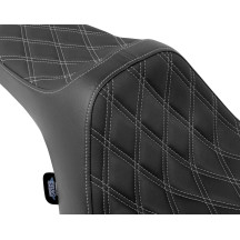 Predator III Seat — 76 cm (30\") length, 15 cm (6\") rear width, 2-up