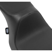Predator III Seat — 75 cm (29-1/2") length, 30.5 cm (12") driver width, Black