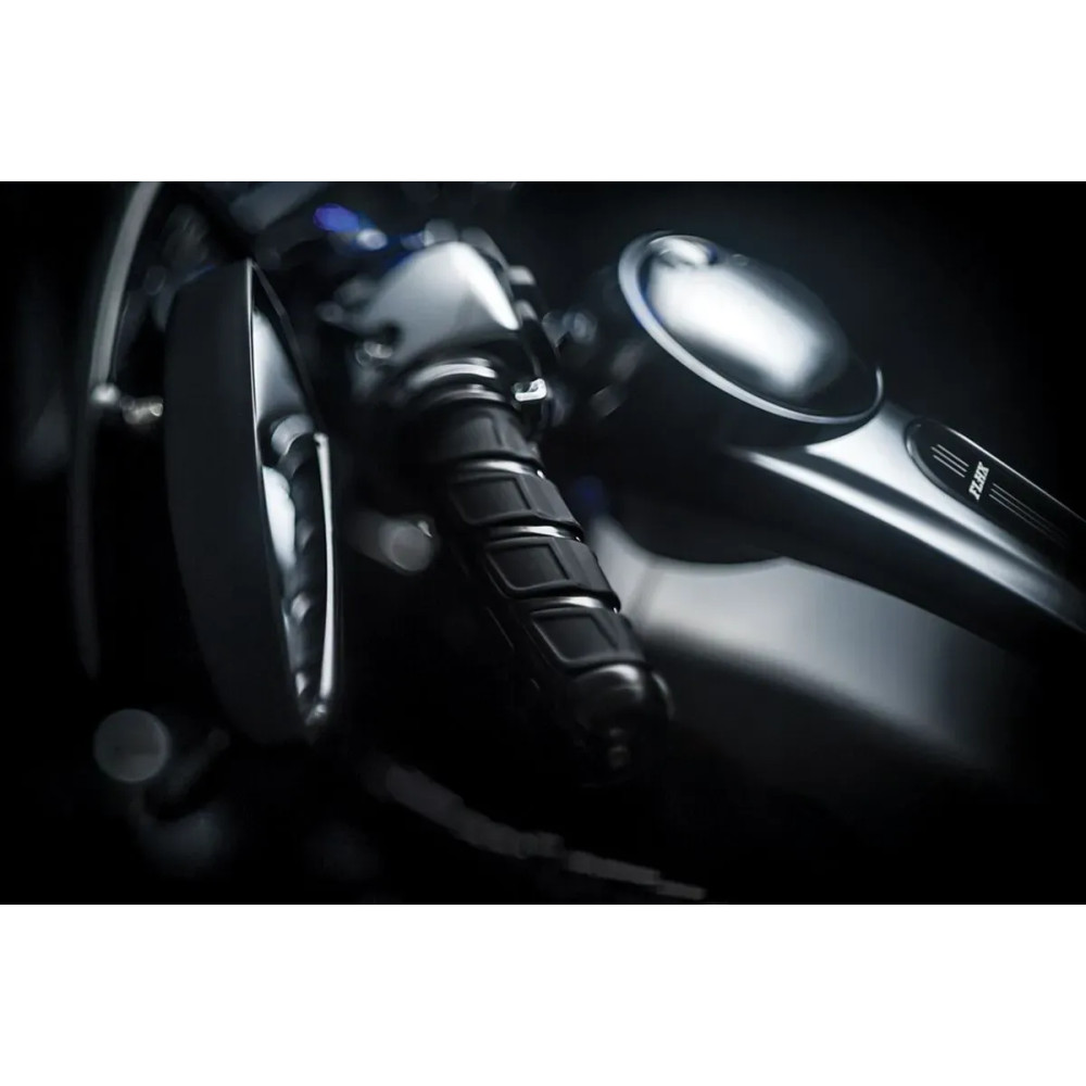 Kinetic™ Grips — 25.4 mm (1") handlebar, Black