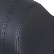 Asiento Predator — 30-1/2" largo total, 13-1/2" longitud del conductor, compatible con depósito estándar, Negro