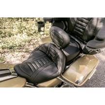One-Piece Deluxe 2-Up Touring Seat — Black, Driver 44.5 cm × 48.5 cm (17-1/2" × 19"), Overall 78.5 cm (31")