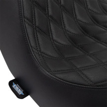 Predator III Seat — 72 cm length, 32 cm driver width, 16 cm rear width, Black
