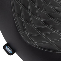Predator III Seat — 72 cm length, 32 cm driver width, 2-Up, Black