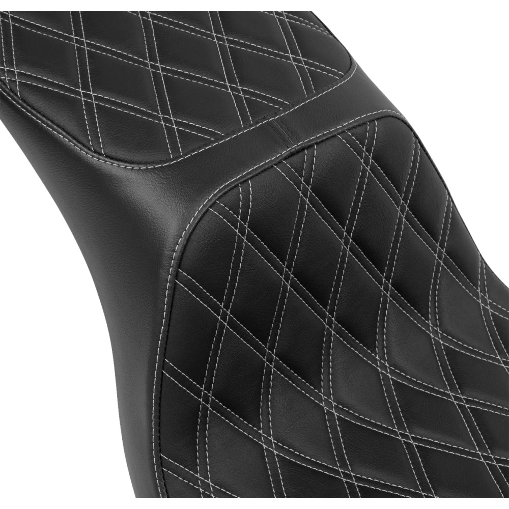 Asiento Performance Predator 2-Up — Negro, 73.5 cm (29"), ancho delantero 32.5 cm (12-3/4"), ancho trasero 23 cm (9")