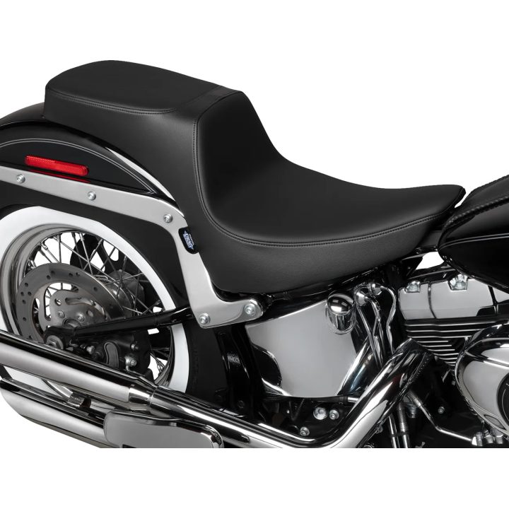 Asiento Performance Predator 2-Up — ancho del conductor 12", longitud total 29", ancho trasero 9", negro