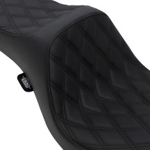 Predator III Seat — Black, 30" overall, 13-1/2" driver length, fits Drag and most Harley-Davidson sissy bars