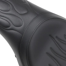 Asiento Predator — Negro, 68,5 cm (27"), 44 mm (1-3/4"), compatible con sissy bars Drag y la mayoría H-D