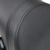 Predator Seat — Black, 66.5 cm (26-1/4")