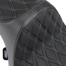 Predator III Seat — 68 cm (26-3/4") overall, Black