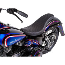 Asiento Classic Stitch Spoon-Style — 73.5 cm (29") total, 44.5 cm (17-1/2") conductor, compatible con todos los sissy bars Drag 