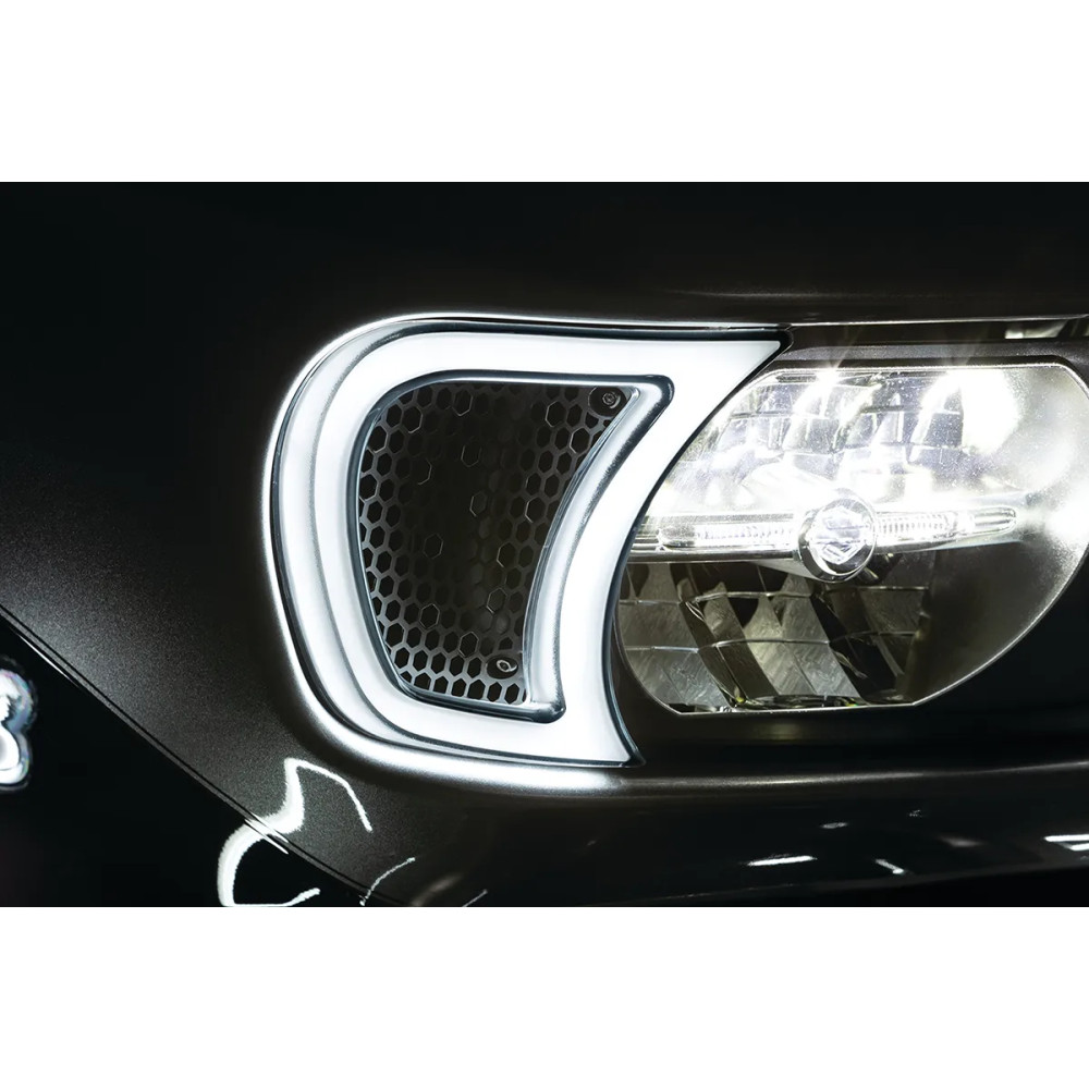 Tracer Headlight Vent Accents — 7" (18 cm), 152 mm (6"), Amber & White LEDs, Harley-Davidson®